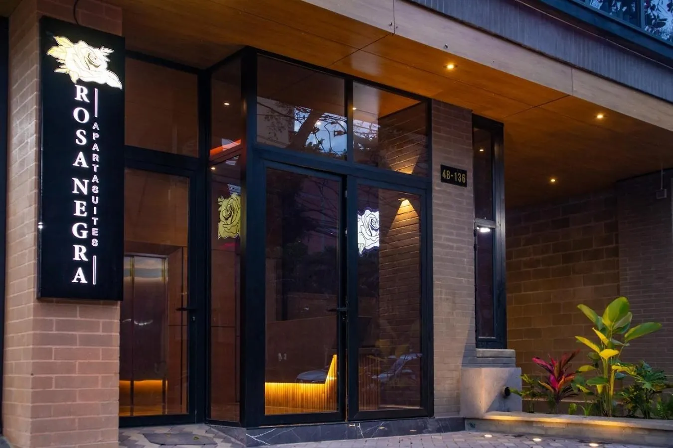 Rosa Negra Retreat Cozy Stadio Aparta-Suite 메딜린 아파트