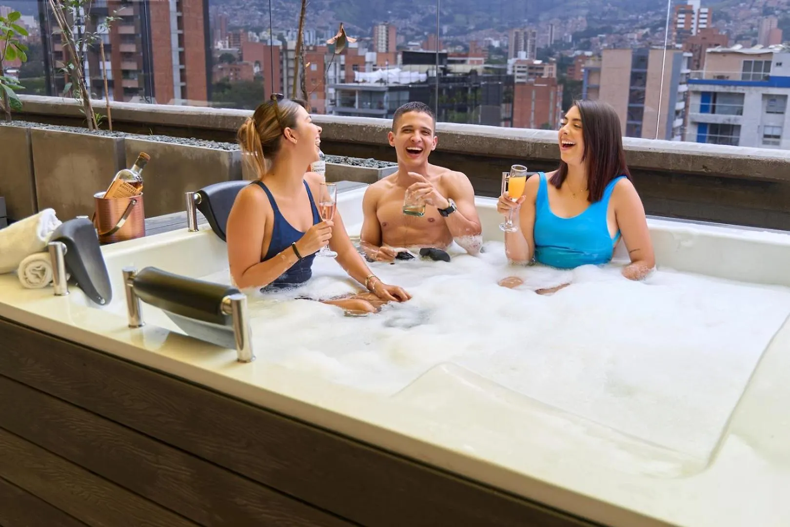 Rosa Negra Retreat Cozy Stadio Aparta-Suite 메딜린